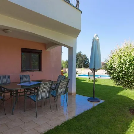 Holiday home Mit Privatpool Fuer 6 Personen Ca 140 Qm In Liznjan, Istrien Suedkueste Von Istrien