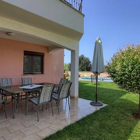 Holiday home Mit Privatpool Fuer 6 Personen Ca 140 Qm In Liznjan, Istrien Suedkueste Von Istrien Liznjan