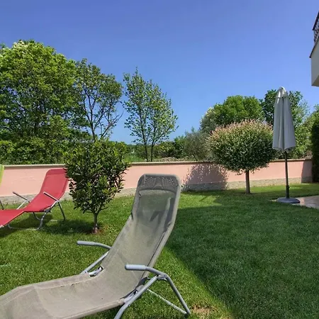 Mit Privatpool Fuer 6 Personen Ca 140 Qm In Liznjan, Istrien Suedkueste Von Istrien Holiday home