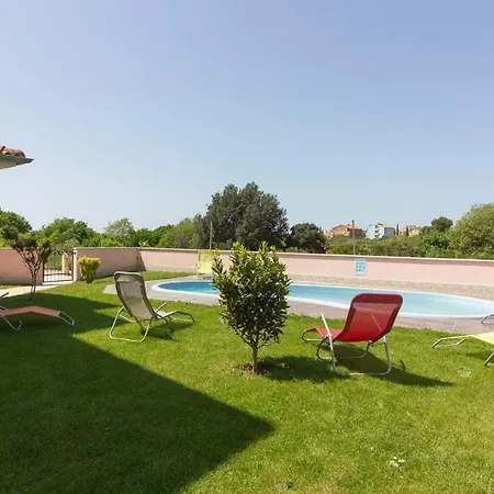 Mit Privatpool Fuer 6 Personen Ca 140 Qm In Liznjan, Istrien Suedkueste Von Istrien Holiday home *