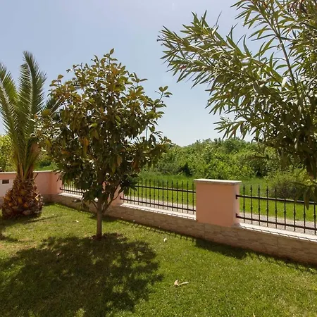 Holiday home Mit Privatpool Fuer 6 Personen Ca 140 Qm In Liznjan, Istrien Suedkueste Von Istrien Liznjan